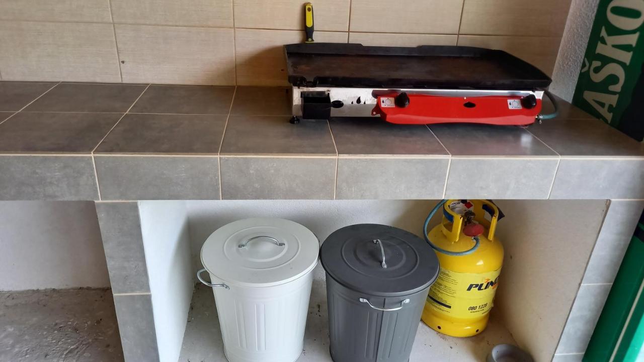 Appartamento Apartma Pod Pugledom Lubiana Esterno foto